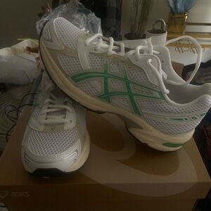 ASICS NEW